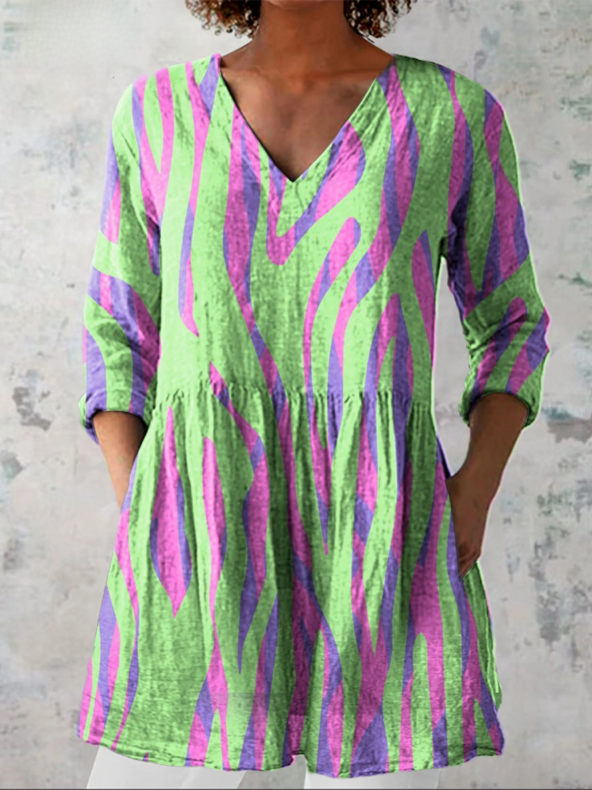 Gisella | Printed V-Neck Longline Top