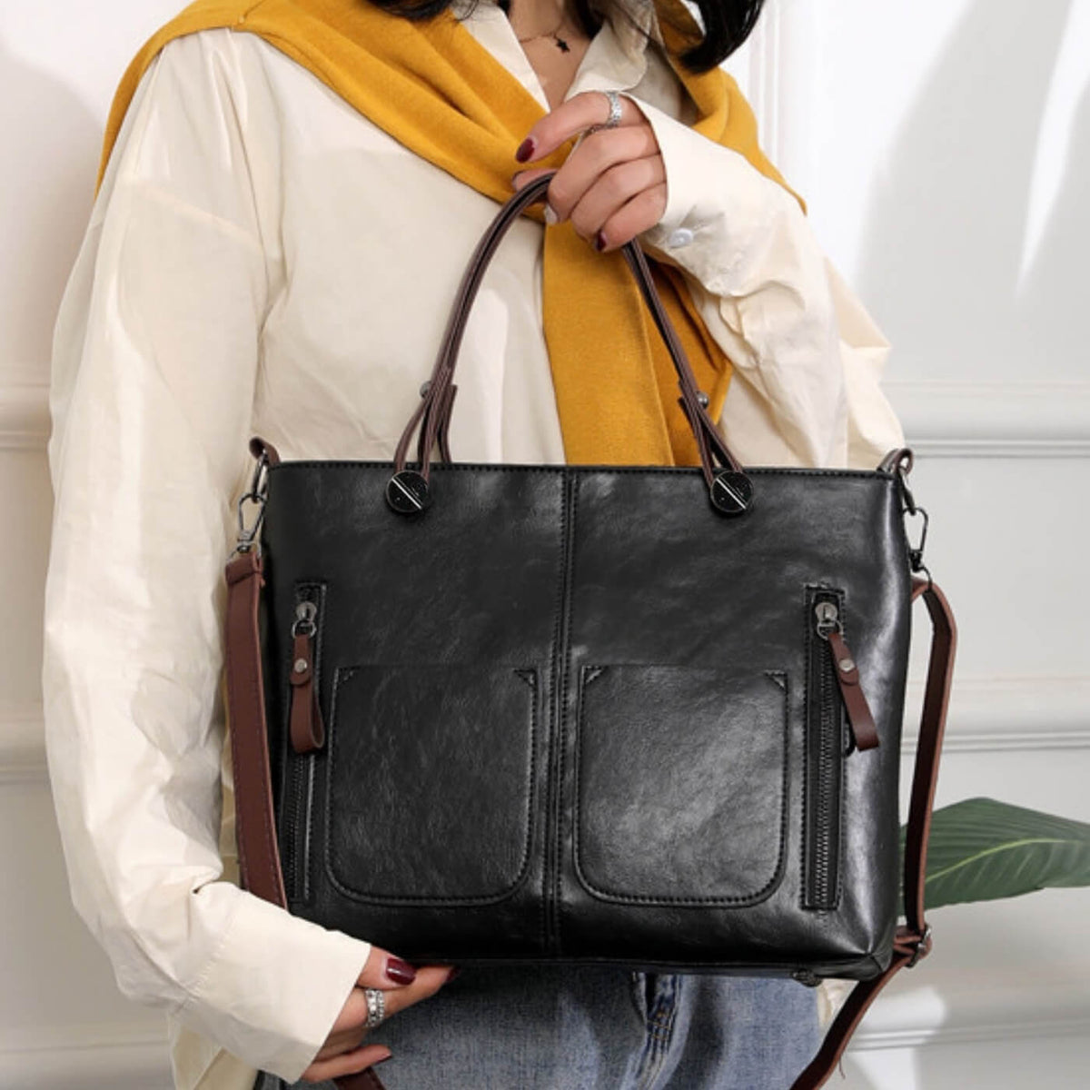 Caterina’s Multi-Pocket Carry | Crossbody Bag